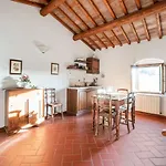 Cosy In Tuscany With Shared Swimming Pool