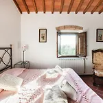 Cosy In Tuscany With Shared Swimming Pool Prázdninový dům
