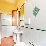 Prázdninový dům Cosy In Tuscany With Shared Swimming Pool *
