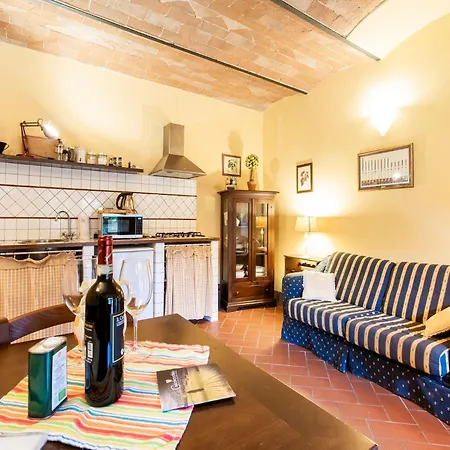 Cosy In Tuscany With Shared Swimming Pool 度假居 *