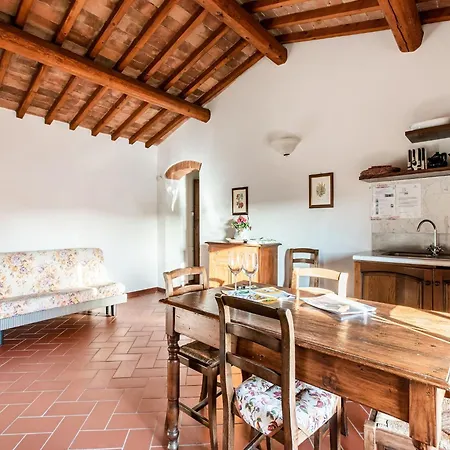 Cosy In Tuscany With Shared Swimming Pool 度假居 *