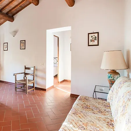 Cosy In Tuscany With Shared Swimming Pool 度假居 *
